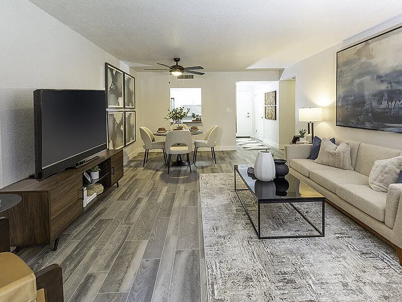 Foothill Place — Photo 4