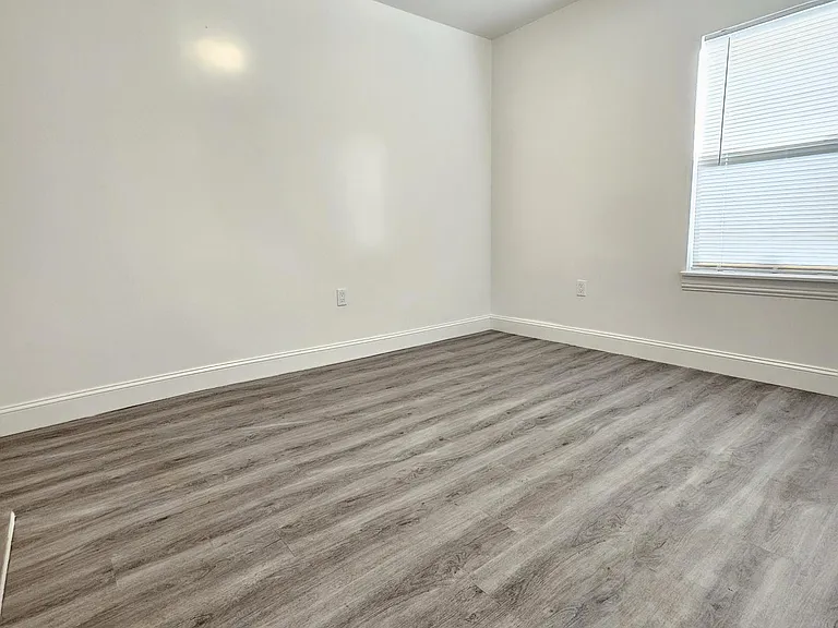 2069 Solano Way — Photo 12