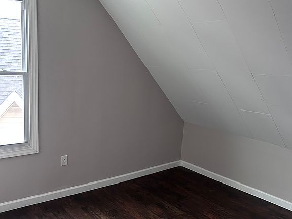 2nd image of 86 Van Dam St #3