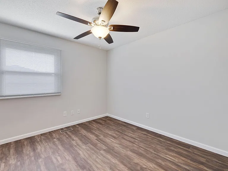 4649 McIlroy Dr — Photo 7