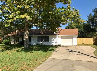 1910 Frontera St, Navarre, FL 32566