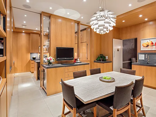 Sold by Sotheby's International Realty | media 13