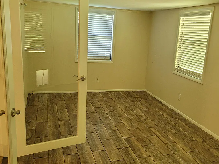 Inside the french glass door - Bonus bluff room