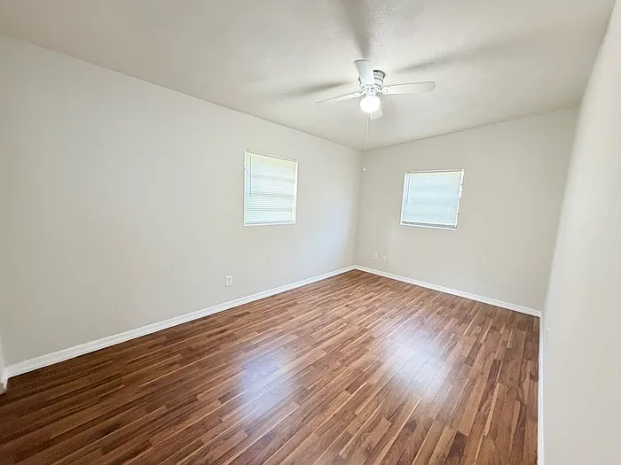 310 Kentia Rd — Photo 8