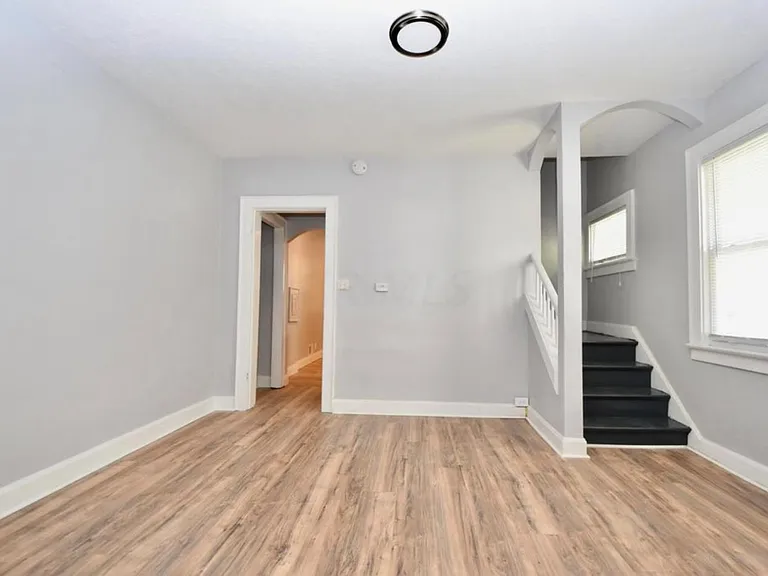 1167 Linwood Ave — Photo 5