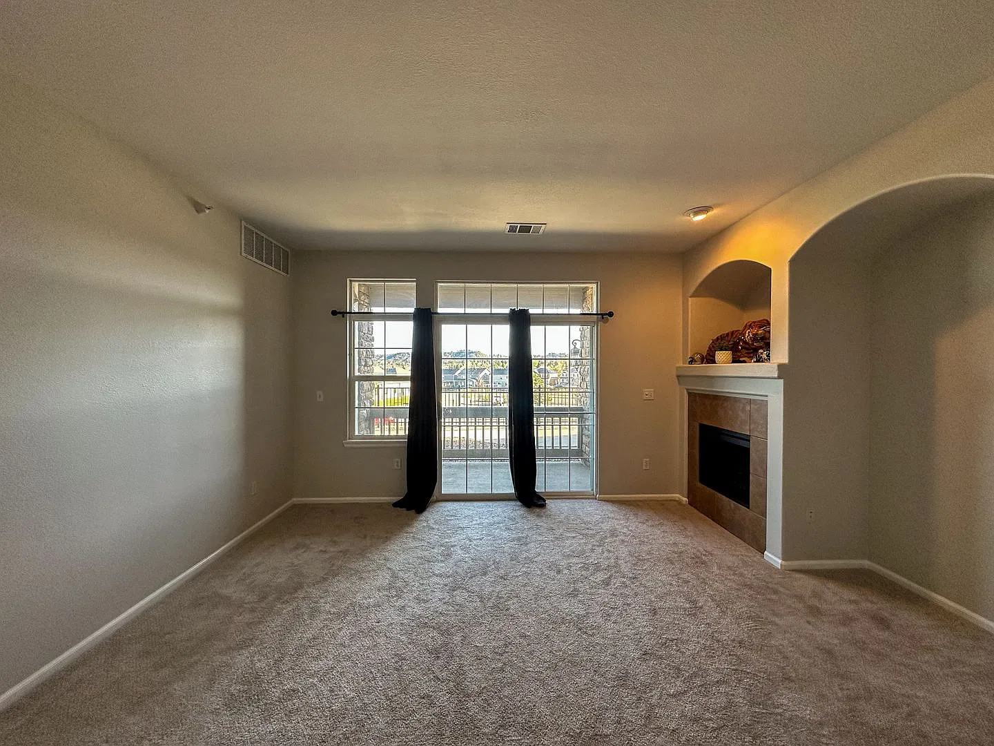 Beautifully maintained Sawgrass condo in Castle Rock! — Photo 4