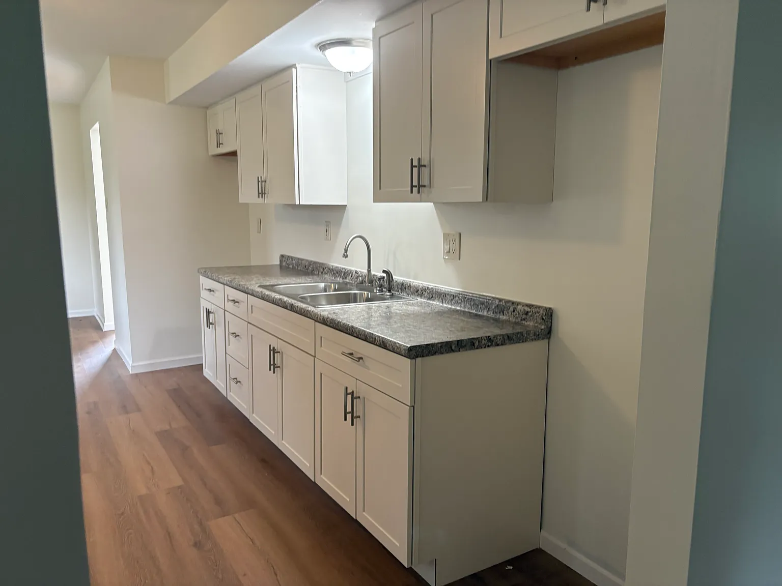 3 bed, 1.5 bath, 1280 sqft, $1,950 — Photo 2