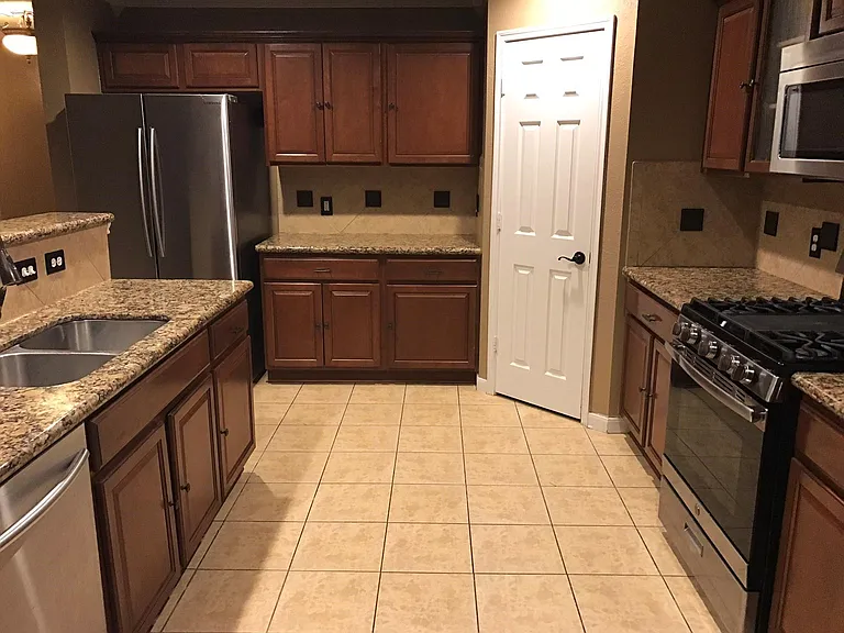 7914 Tilbury Woods Ln — Photo 10