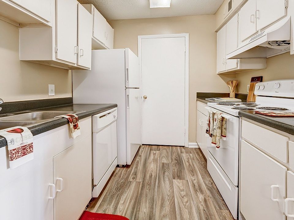 Forestbrook Apartments and Townhomes 2805 Shadblow Ln West Columbia