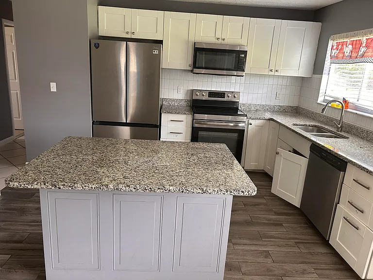 2029 SE Hideaway Cir — Photo 3