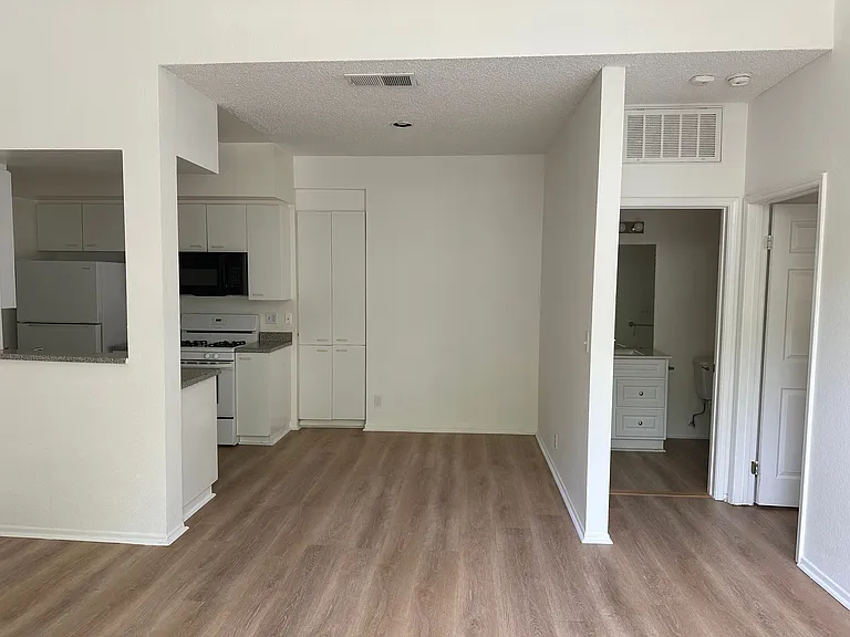 1245 N Cherokee Ave #12 — Photo 2