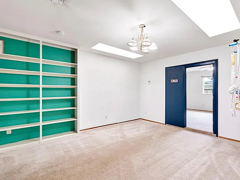 2352 Cabrillo Way — Photo 2