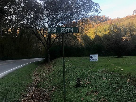 2nd image of 14 Irish Green Ln