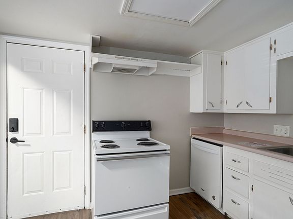 5th image of 2929 & 2943 E University St #2929-5