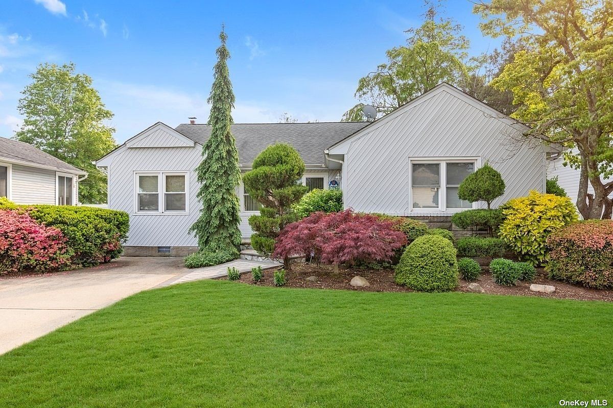 708 Cynthia Drive, East Meadow, NY 11554 Zillow