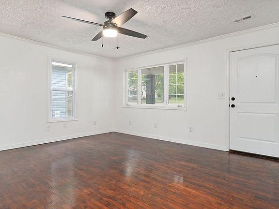 4th image of 3147 W State St