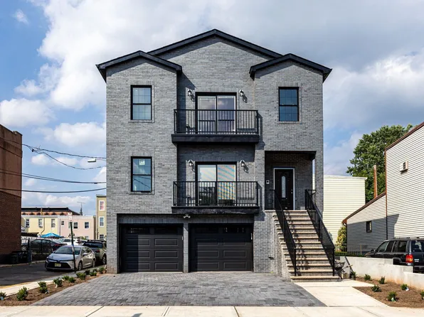 41 E 16th St, Bayonne, NJ 07002