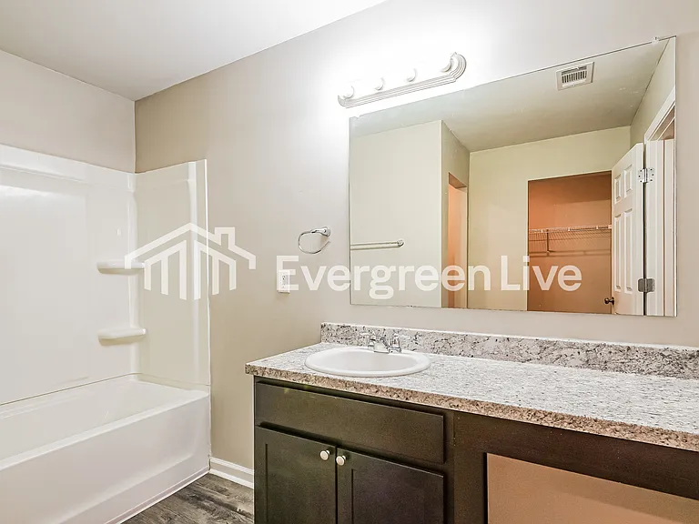 12629 Waterbury Cv — Photo 10
