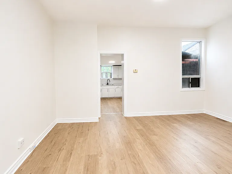 103 West Ave N — Photo 3