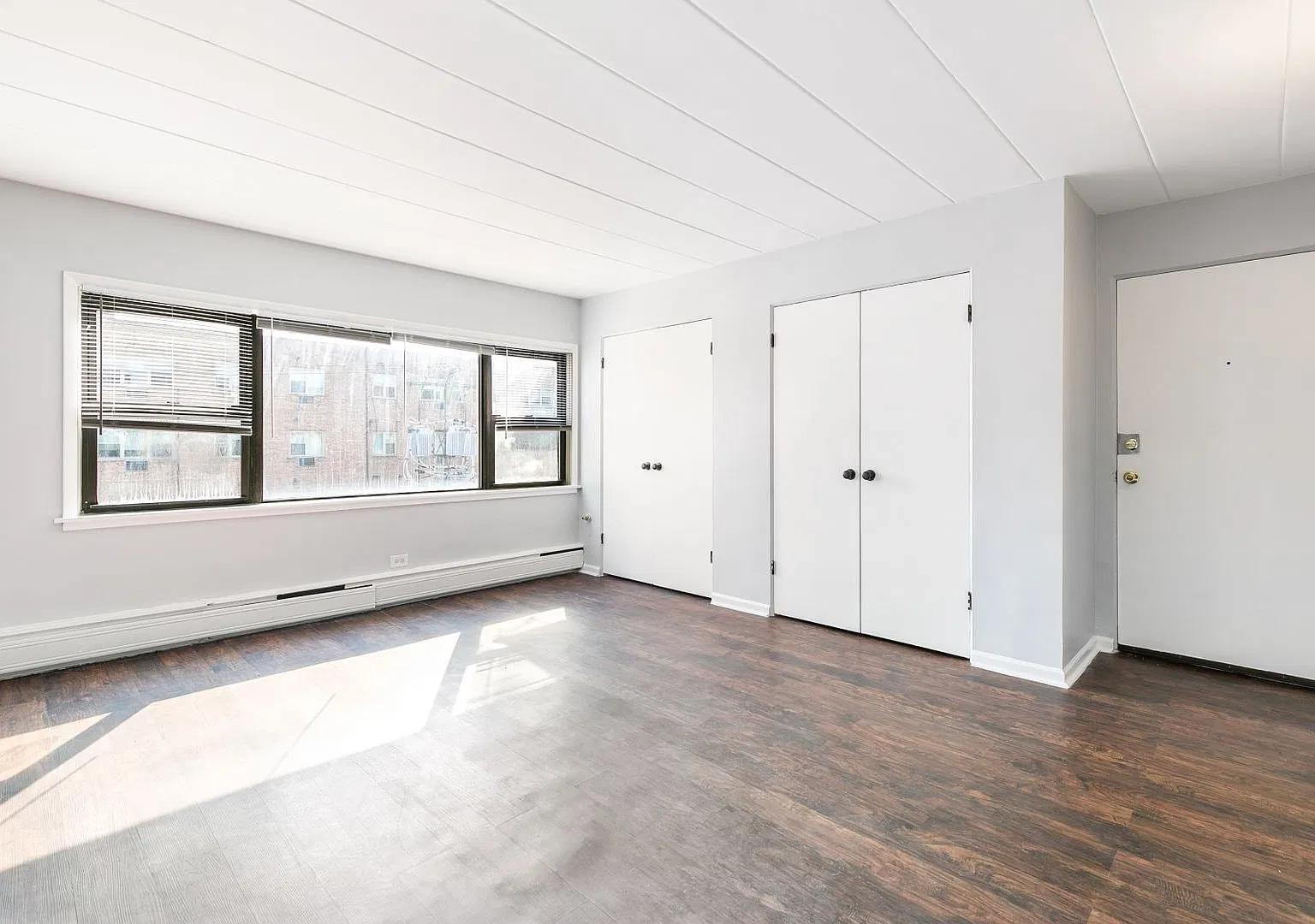 The 6007 Kenmore — Photo 2