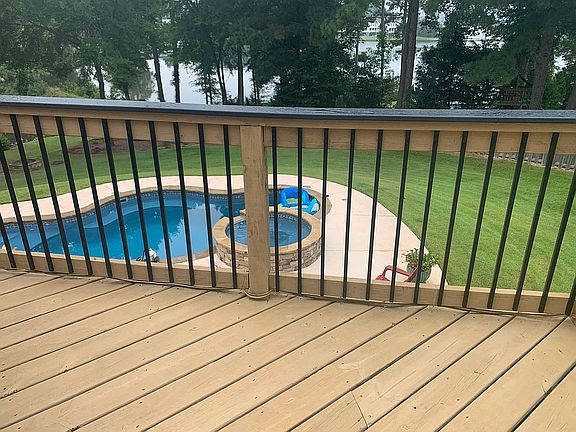 2nd image of 133 Clearwater Cir