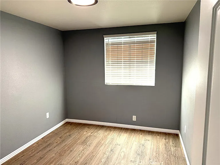 7336 Cleon Ave — Photo 8