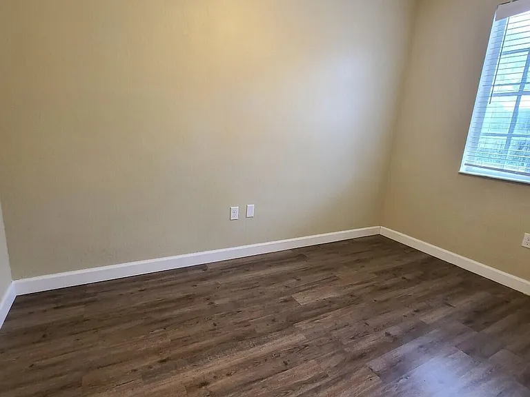 1952 Flamingo Pl — Photo 9