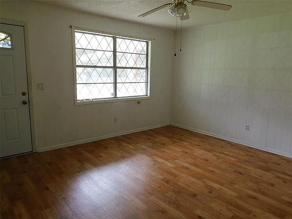 5th image of 1700 Byrne St