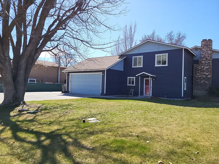 1872 Alder Ave #A & B — Photo 17