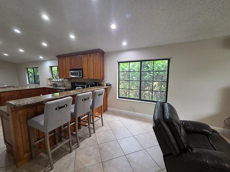 4170 NW 6th St — Photo 5
