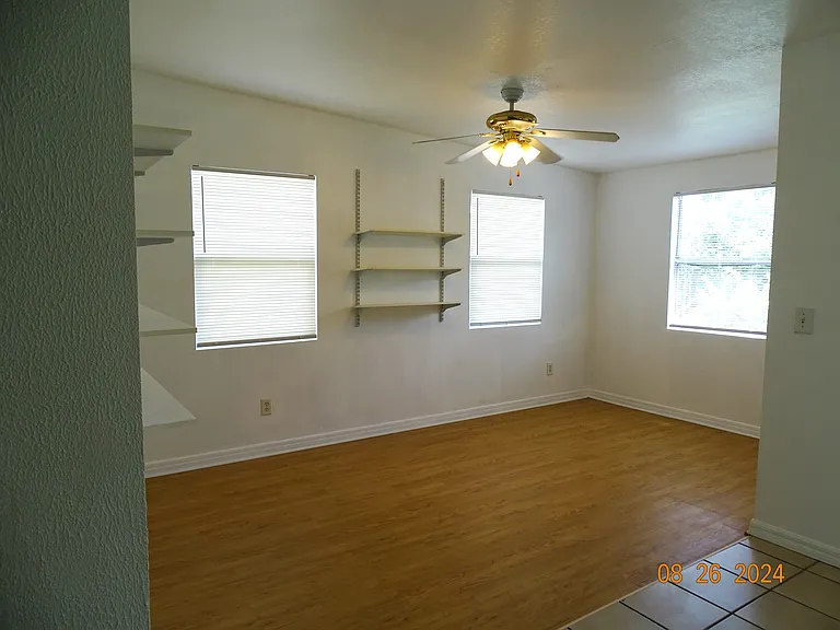 303 Georgetown Ave — Photo 20