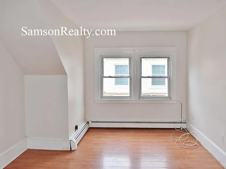 142 Elton St #3 — Photo 4
