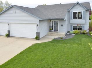684 Willowbrook Dr NE, Owatonna, MN 55060