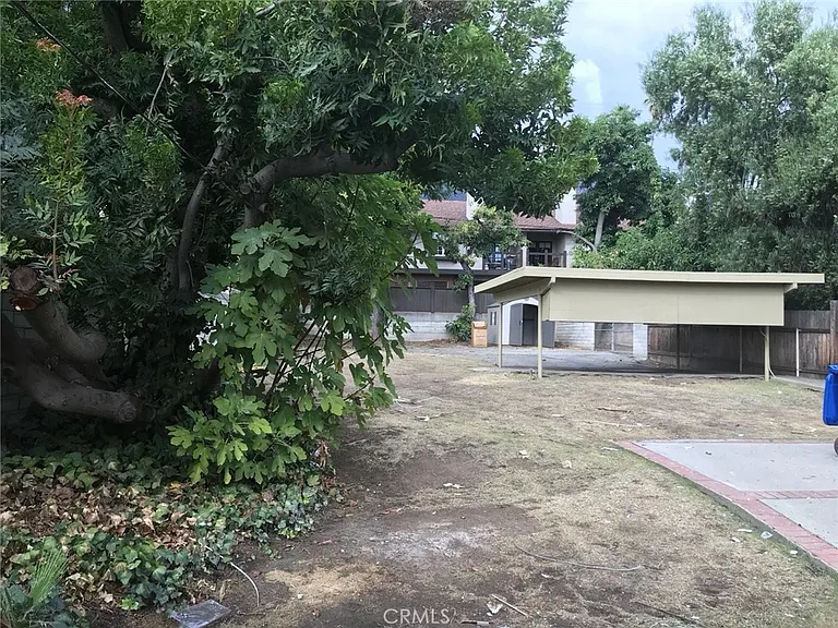 511 Mariposa Ave — Photo 17