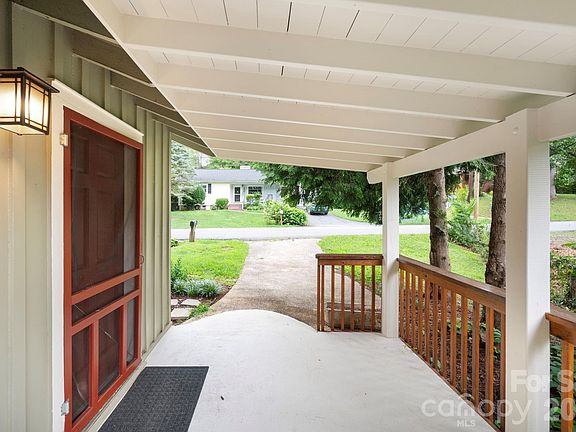 3rd image of 176 Chiles Ave