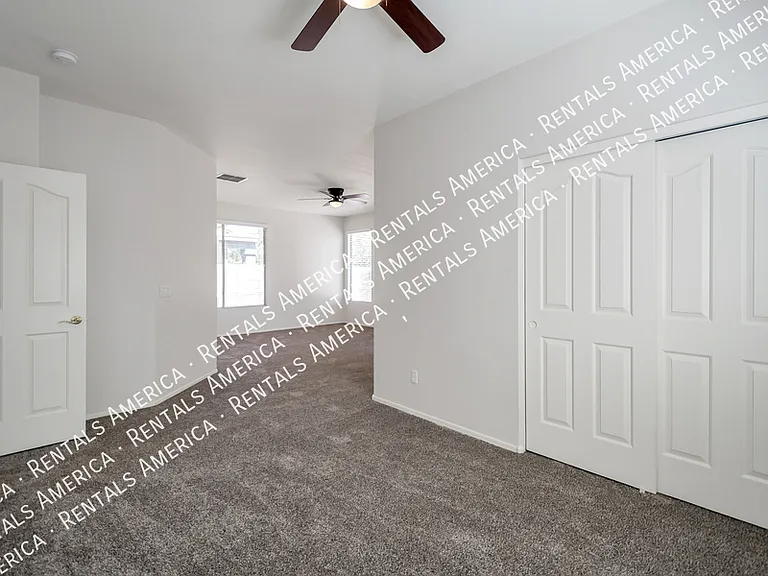 100 E Piccolo Ct — Photo 4