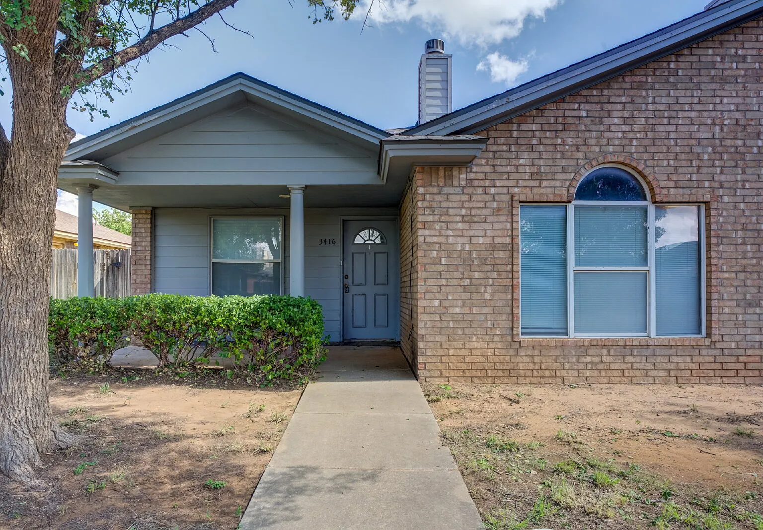 2 bed, 2.0 bath, 1600 sqft, $1,350 — Photo 2