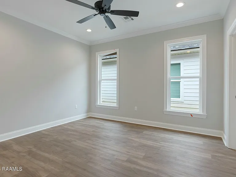 107 Alpine Dr — Photo 10