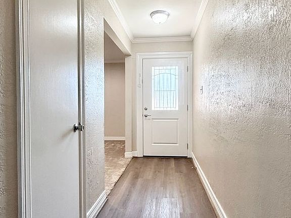 4th image of 109 Houston St