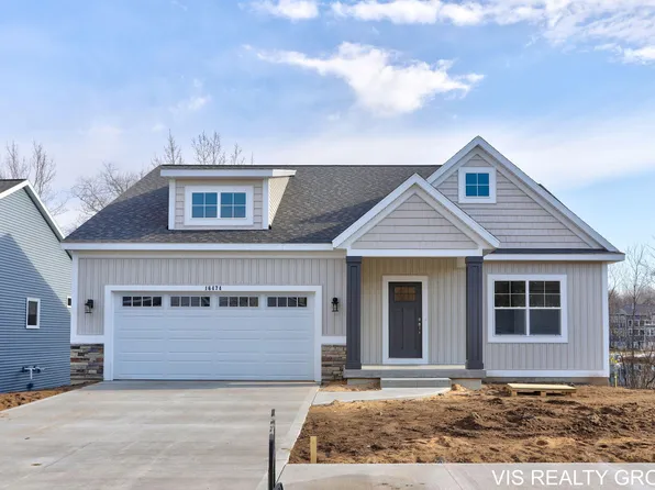 16474 Wickshire Pl, Spring Lake, MI 49456