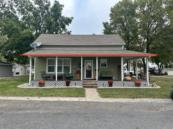 945 N 3rd St, Breese, IL 62230