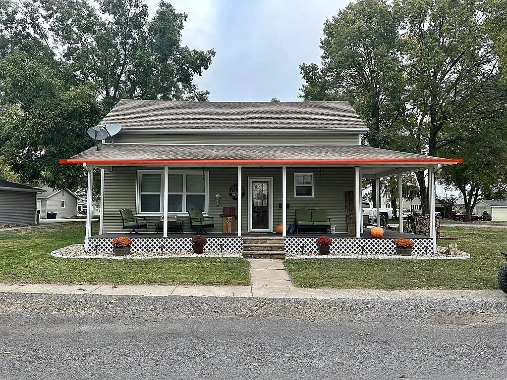 945 N 3rd St photo 1