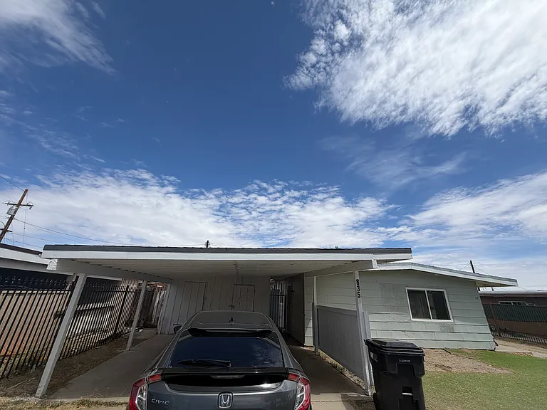 835 E Avenue Q — Photo 1
