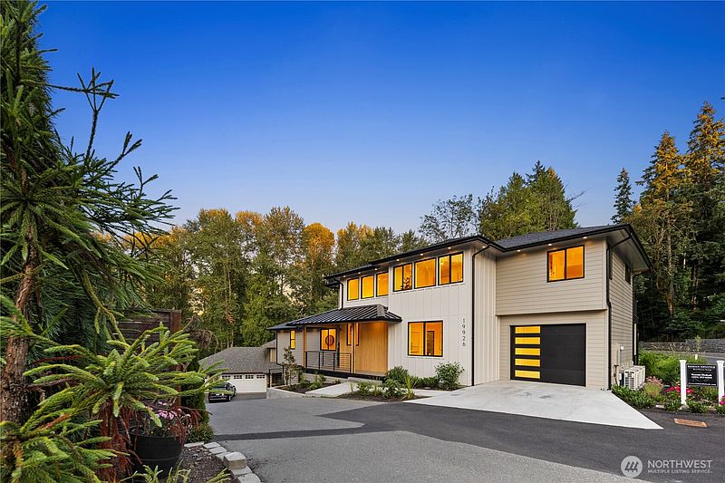3rd image of 19926 68th Avenue NE