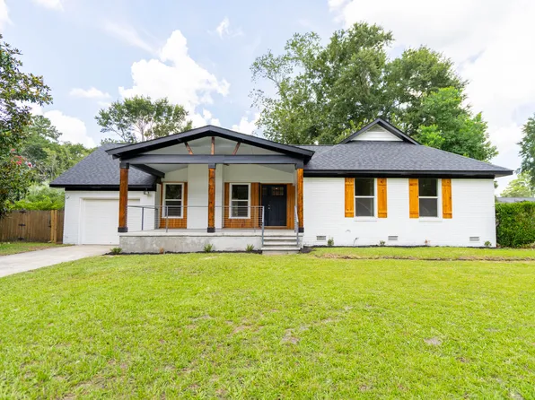 111 Flicker Ln, Summerville, SC 29485