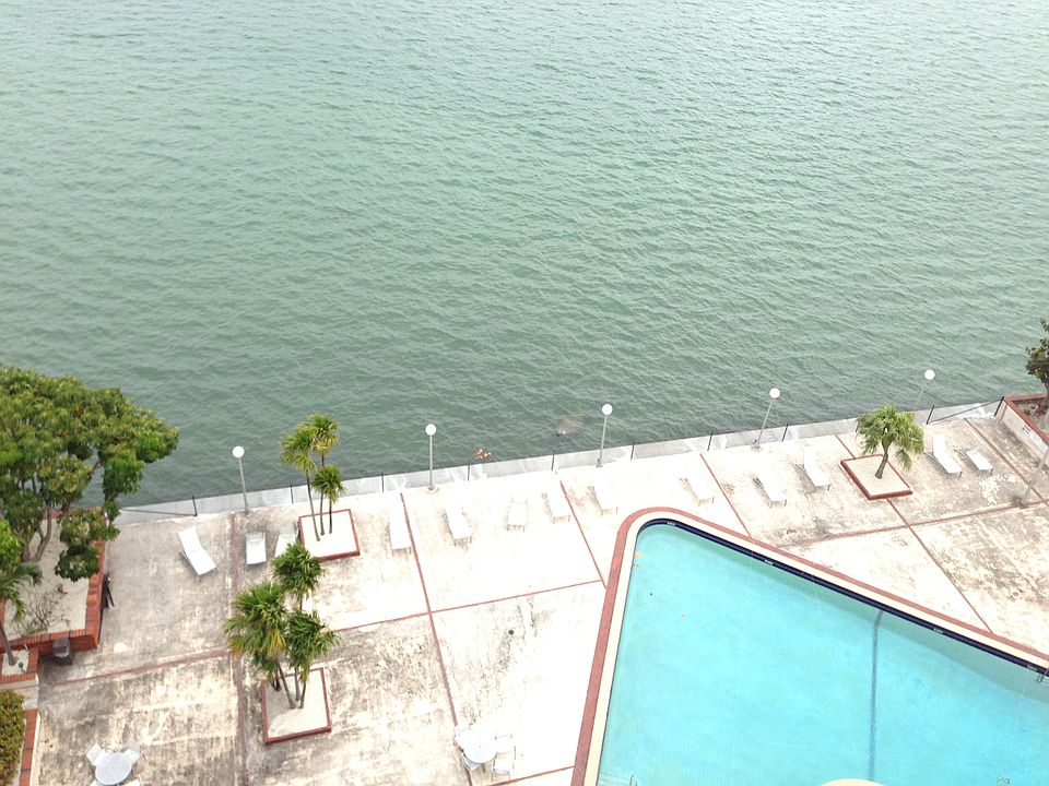 2nd image of 2121 N Bayshore Dr Miami Fl #1009