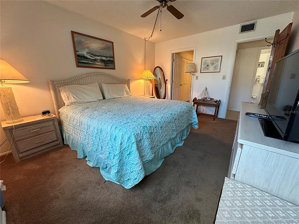 2 bed, 1.5 bath, 888 sqft, $1,595 — Photo 4