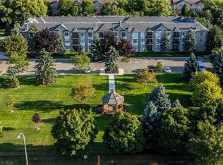 980 Golf Links Rd #207, Hamilton, ON L9K 1J8