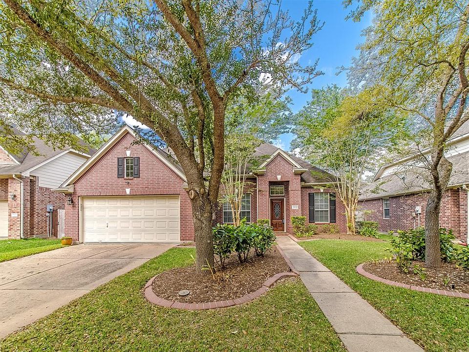1st image of 3223 Oak Cliff Ln