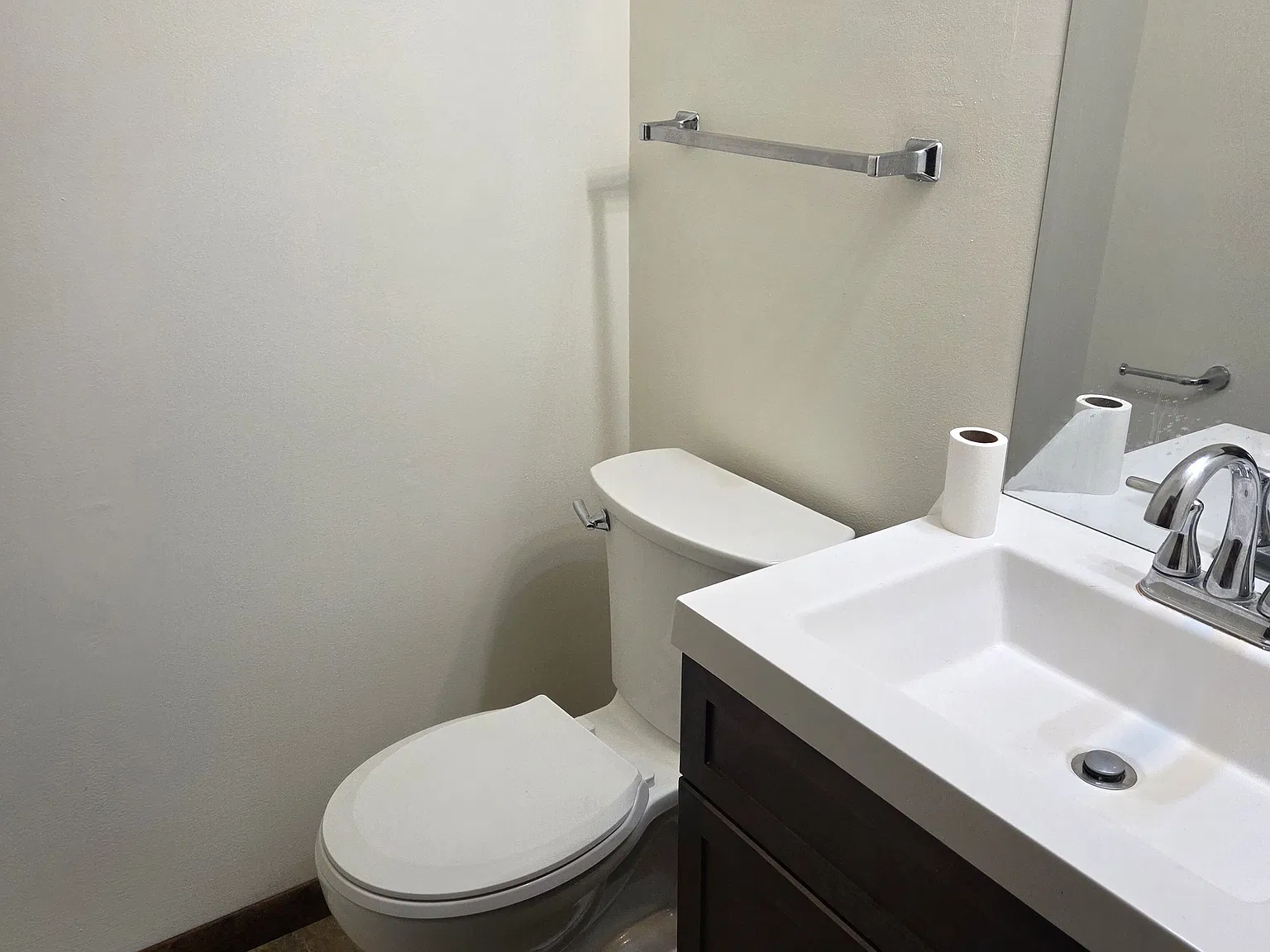 2 bed, 1.5 bath, $975 — Photo 4